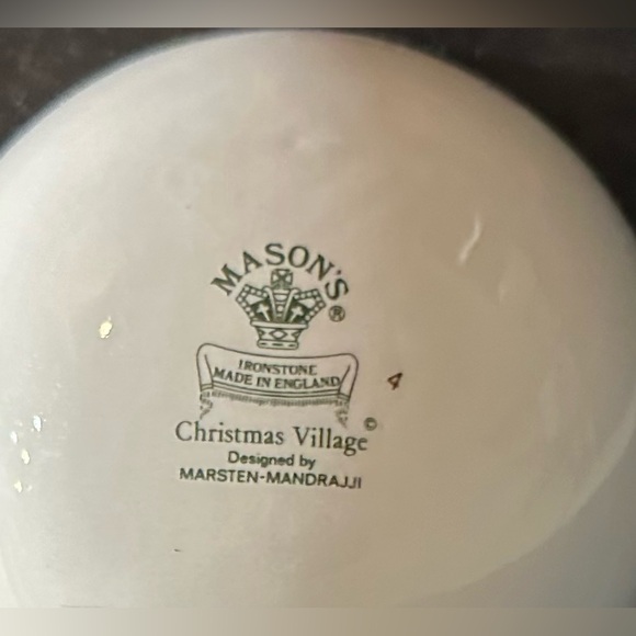 *Rare Find* Mason’s “Christmas Village” Ironware Soup Tureen & Ladle 1983-2013 - Picture 14 of 14